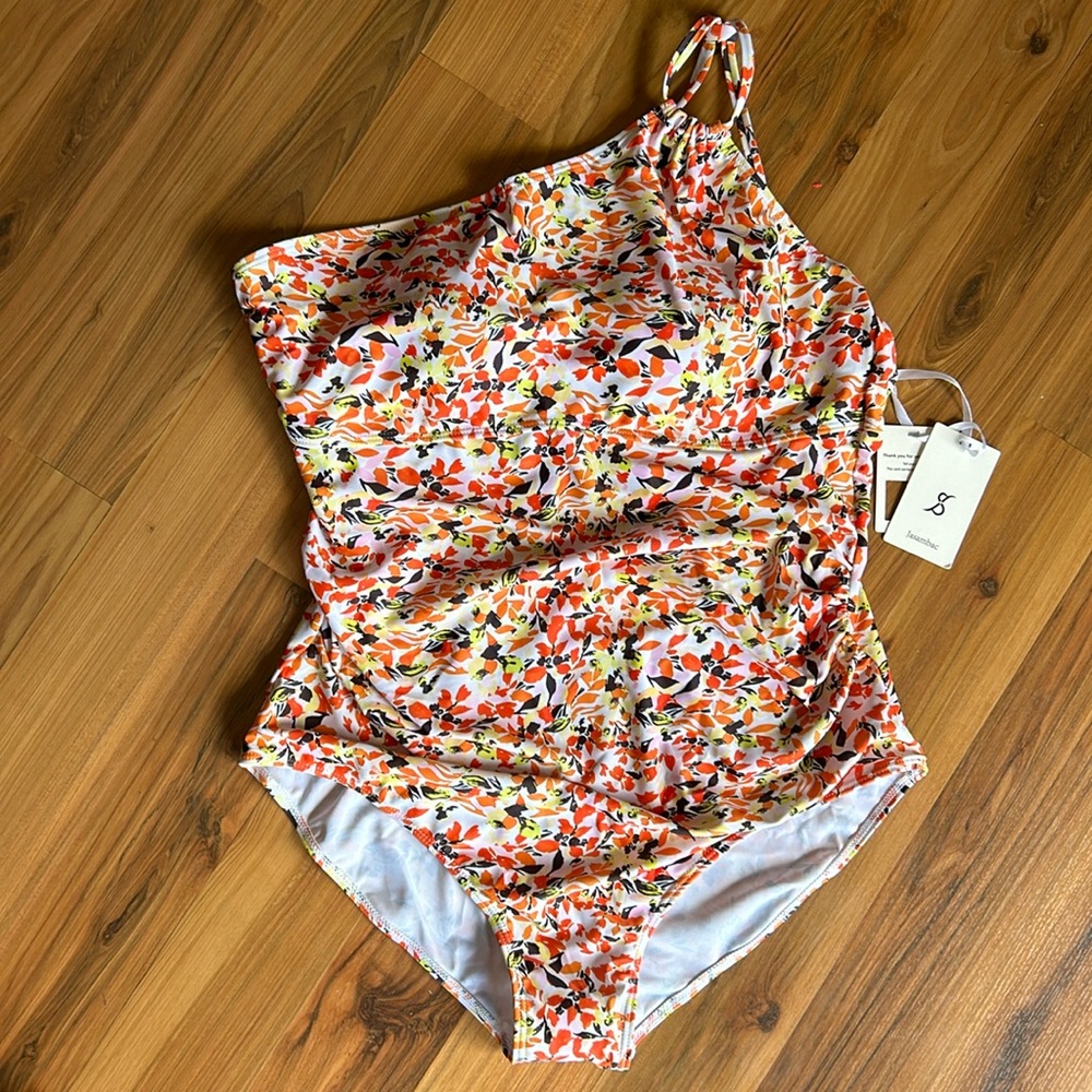 Women’s one shoulder swim suit